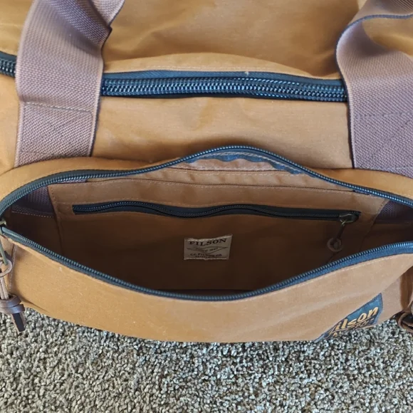 Filson Dryden Duffel Pack - Whiskey - Picture 3 of 12